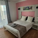 Hotel Victoria Proche Stade De Rugby Et Centre 3*