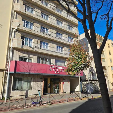 Victoria Hotel 3*