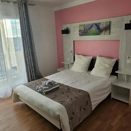 Otel Victoria Proche Stade De Rugby Et Centre 3*