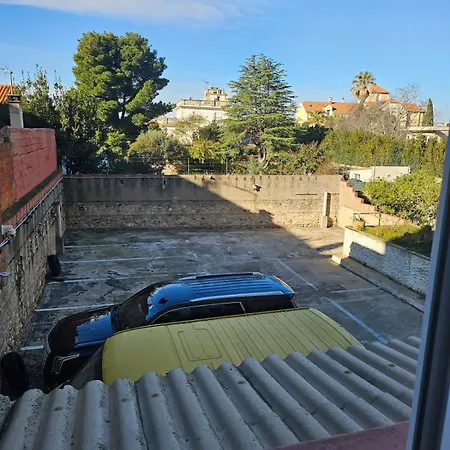 Victoria Proche Stade De Rugby Et Centre 3*