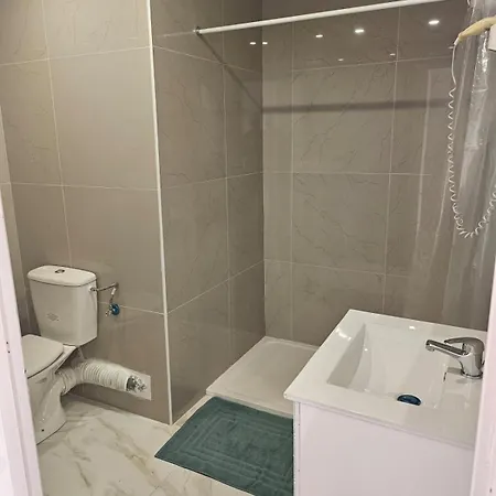 Otel Victoria Proche Stade De Rugby Et Centre Perpignan