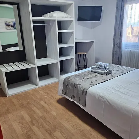 Victoria Proche Stade De Rugby Et Centre Otel