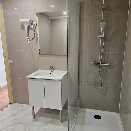 Victoria Proche Stade De Rugby Et Centre 3*