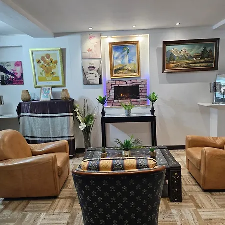 Victoria Proche Stade De Rugby Et Centre 3*