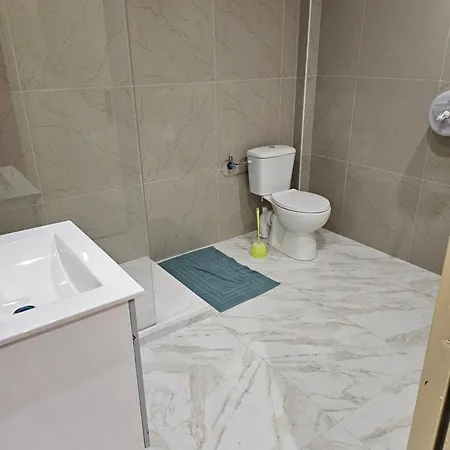 Victoria Proche Stade De Rugby Et Centre Otel 3*