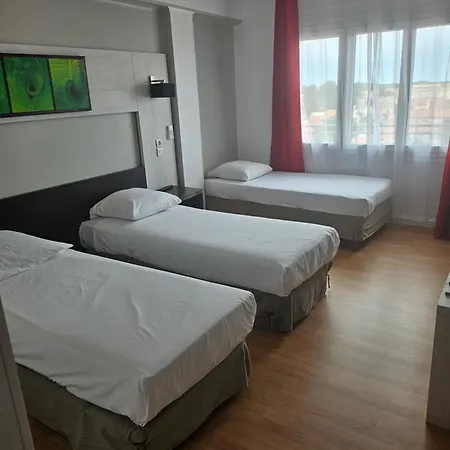 Victoria Proche Stade De Rugby Et Centre Otel