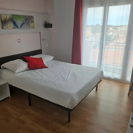 Victoria Hotel 3*