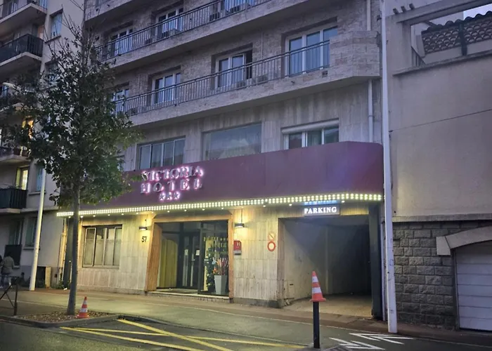 Hotel Victoria Proche Stade De Rugby Et Centre 3*