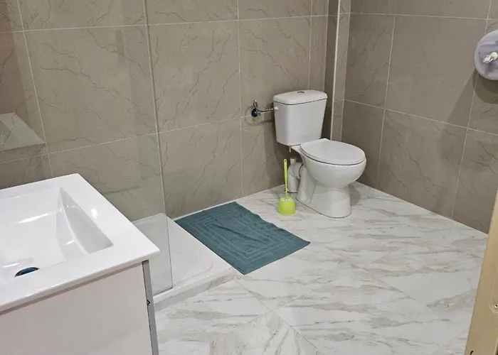 Victoria Proche Stade De Rugby Et Centre Hotel 3*
